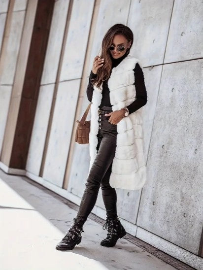 Warm sleeveless coat for women