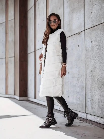 Warm sleeveless coat for women