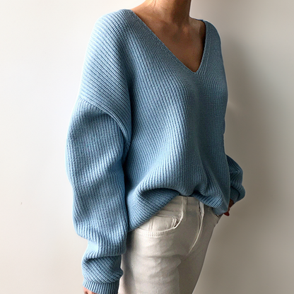 Women's comfortable sweater with vneckline