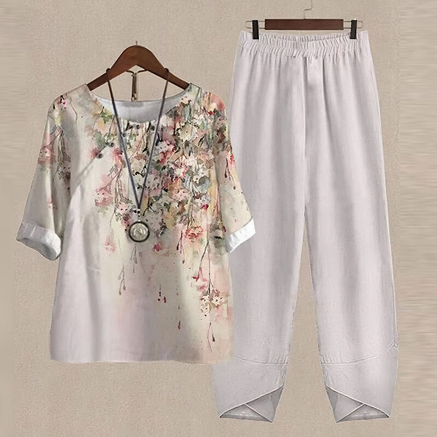 Women’s Two-Piece Set – Relaxed Fit – Breathable Blend – Butterfly Print – Wide-Leg Pants
