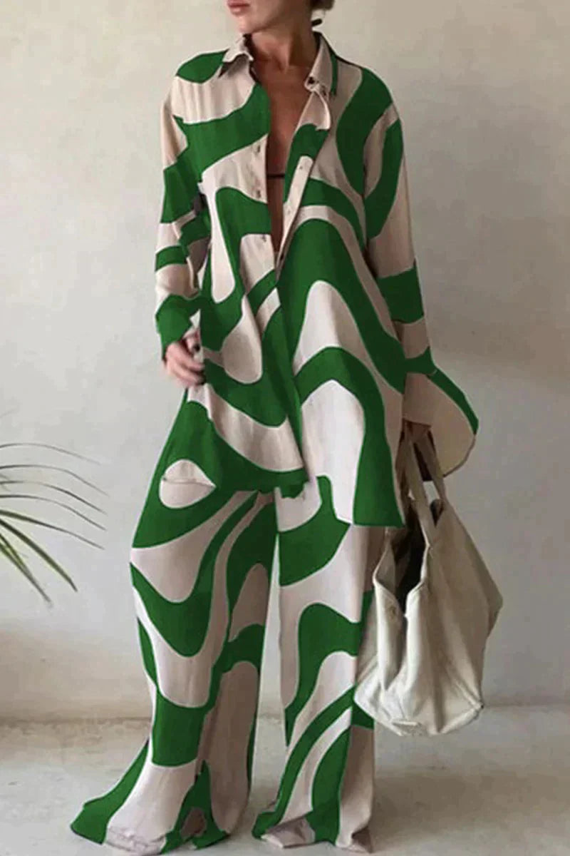 Women's Coordinated Set - Button-Up Shirt & Wide-Leg Pants - Relaxed Fit - Abstract Pattern