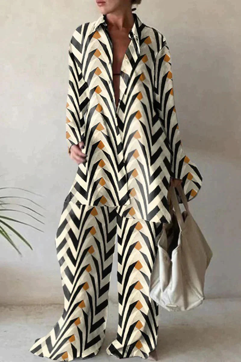 Women's Coordinated Set - Button-Up Shirt & Wide-Leg Pants - Relaxed Fit - Abstract Pattern
