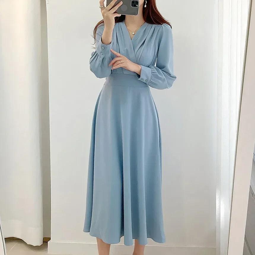 Women's Dress - V-Neck Wrap Style - Long Sleeve - Cinched Waist Flowing Skirt