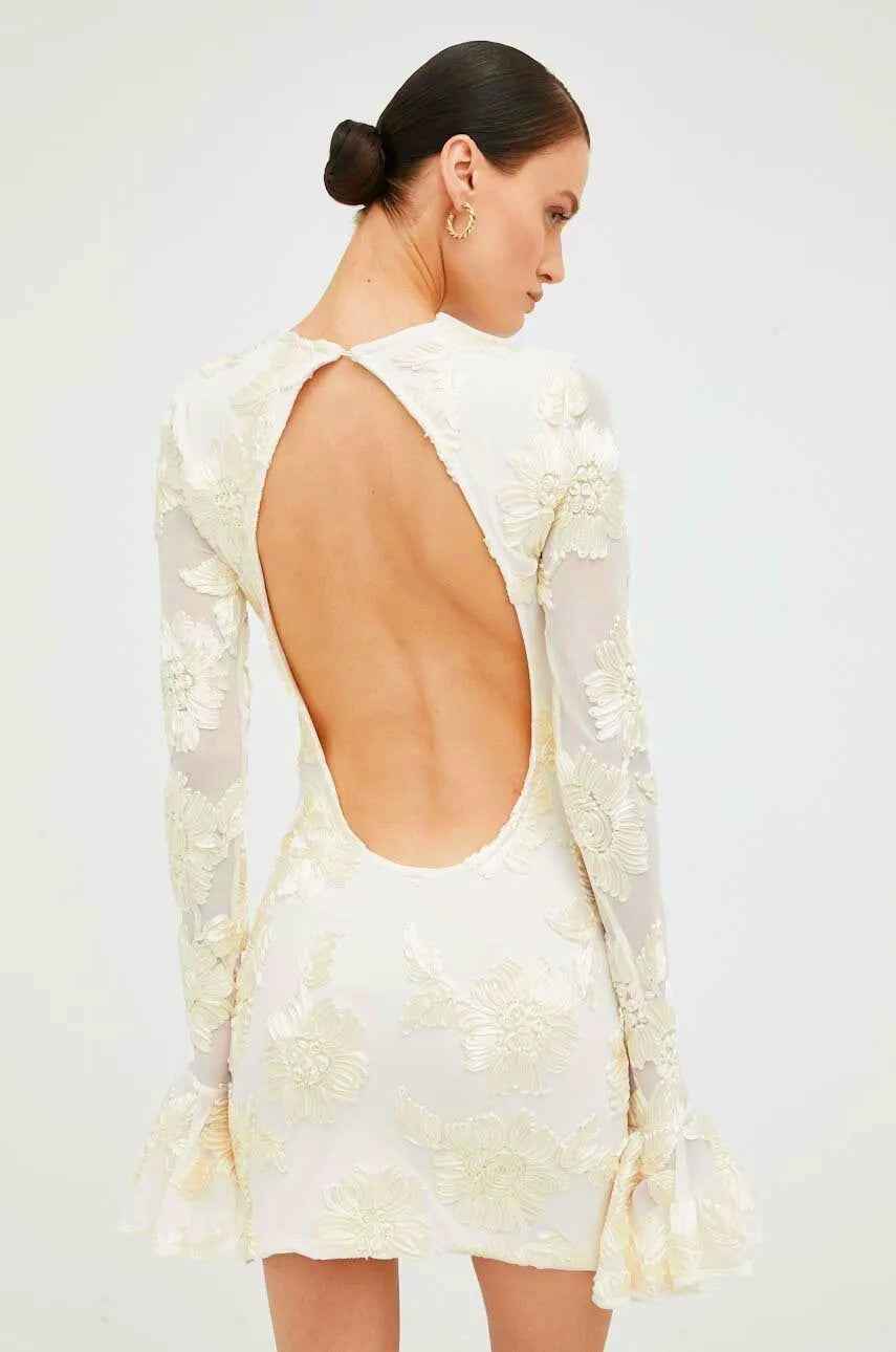 Women’s Mini Dress – Form-Fitting Lace – Floral Embroidery – Open Back – Flared Sleeves
