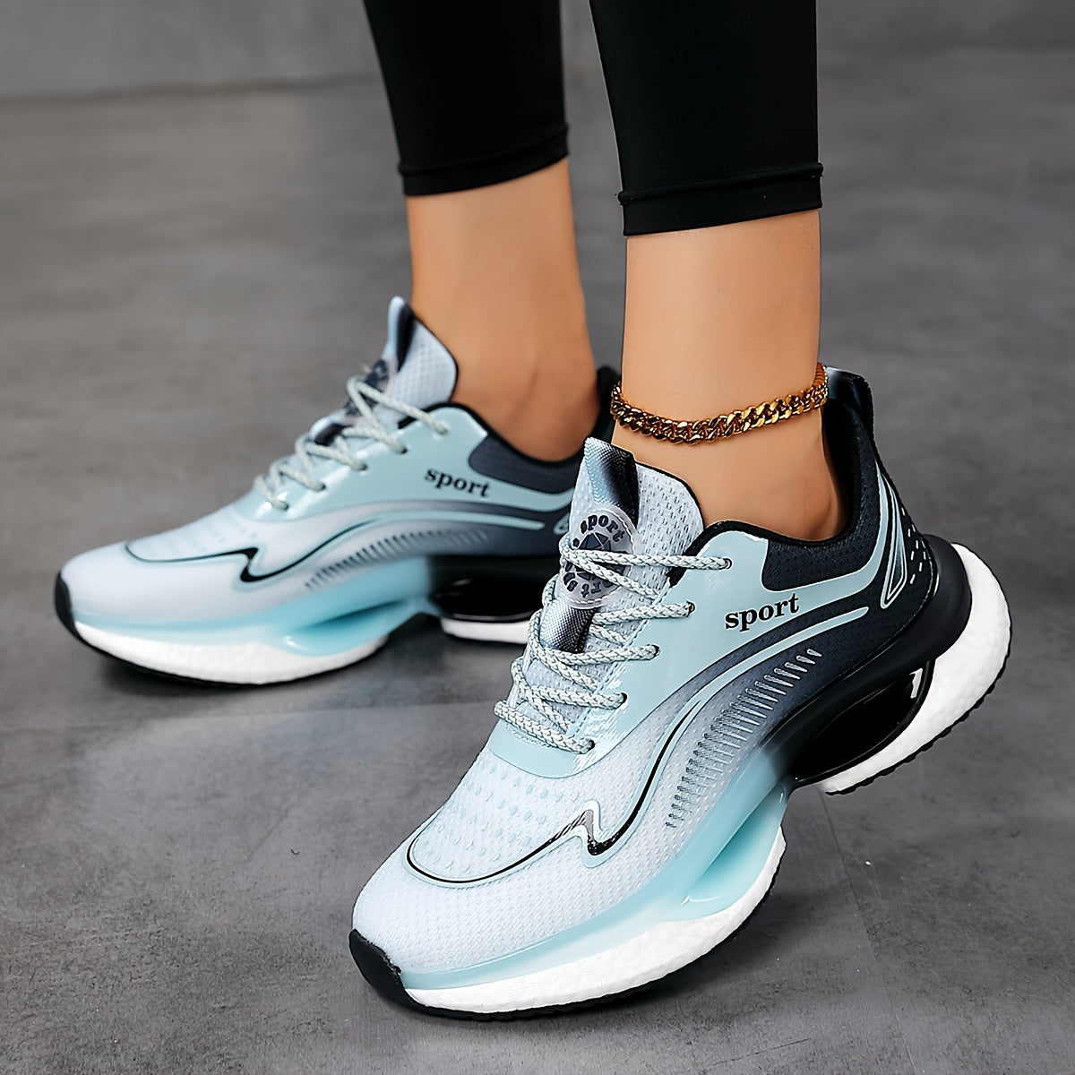 Sports sneakers with cushioned sole for women