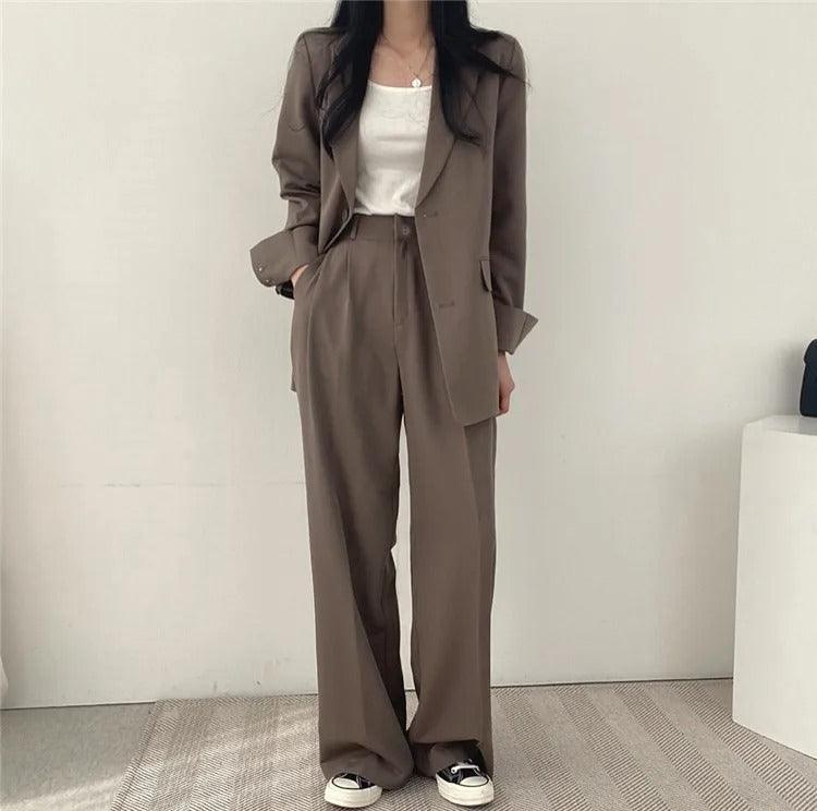 Women's Suit - Oversized Blazer & High-Waisted Trousers - Tailored Fit - Smart Casual