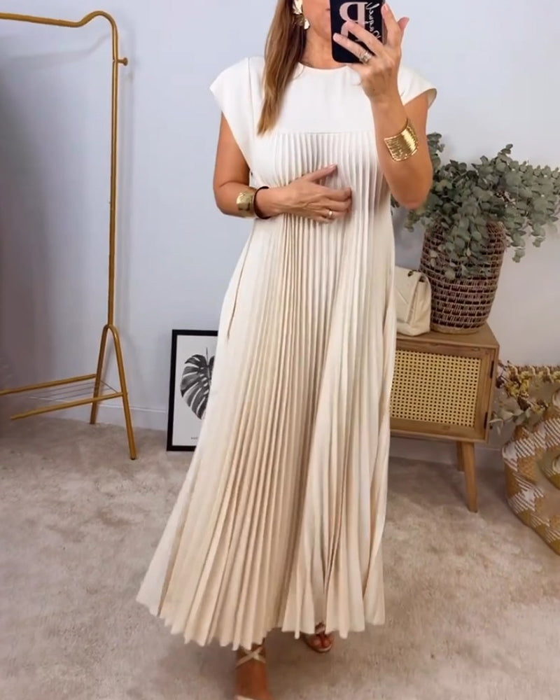 Women's Pleated Dress - Flowing Midi/Maxi Length - Round Neck - Cap Sleeves - With Pockets