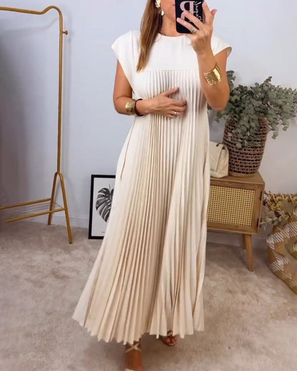 Women's Pleated Dress - Flowing Midi/Maxi Length - Round Neck - Cap Sleeves - With Pockets