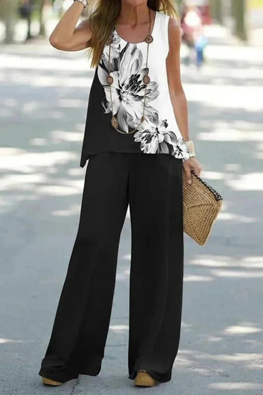 Women’s Two-Piece Set – Relaxed Fit – Round Neck – Floral Print – Side Buttons – Breathable Blend