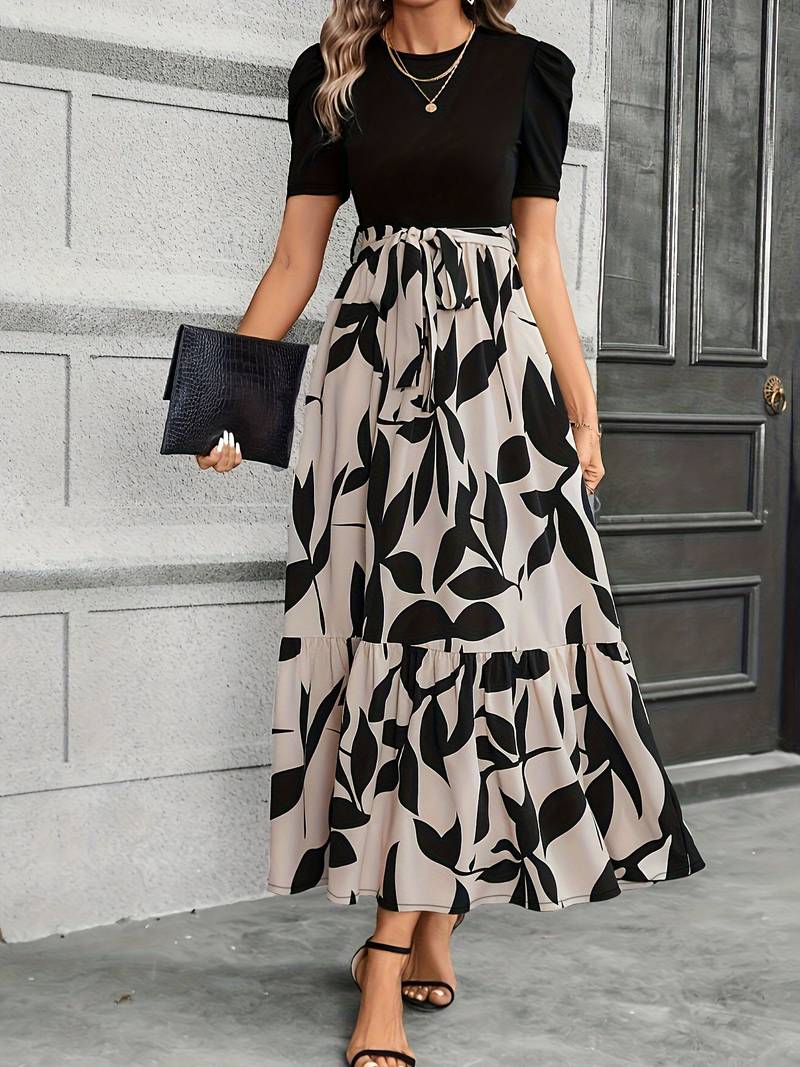 Women's Maxi Dress - Short Sleeve Puff Detail - Cinched Waist - Flowing Flared Skirt