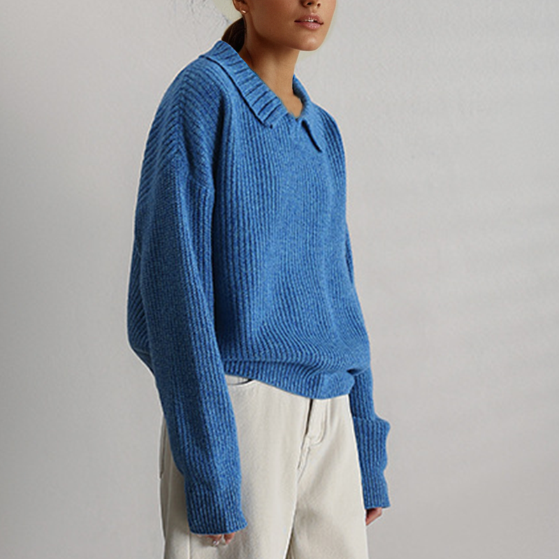 Women's knitted loose sweater with long sleeves