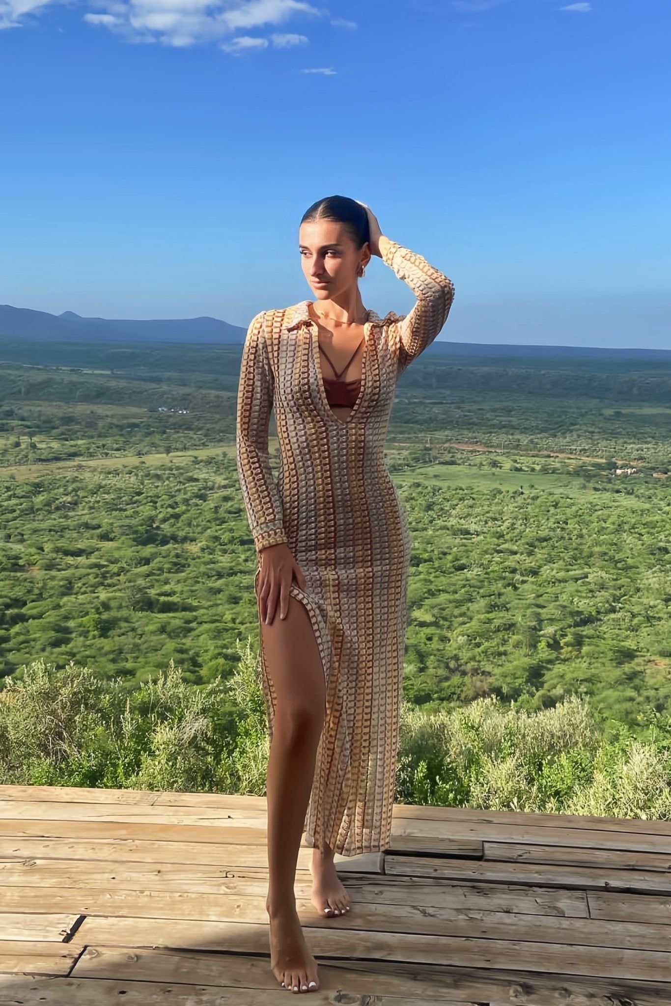 Women’s Maxi Dress – Slim Fit – Geometric Pattern – Keyhole Neck – Long Sleeve