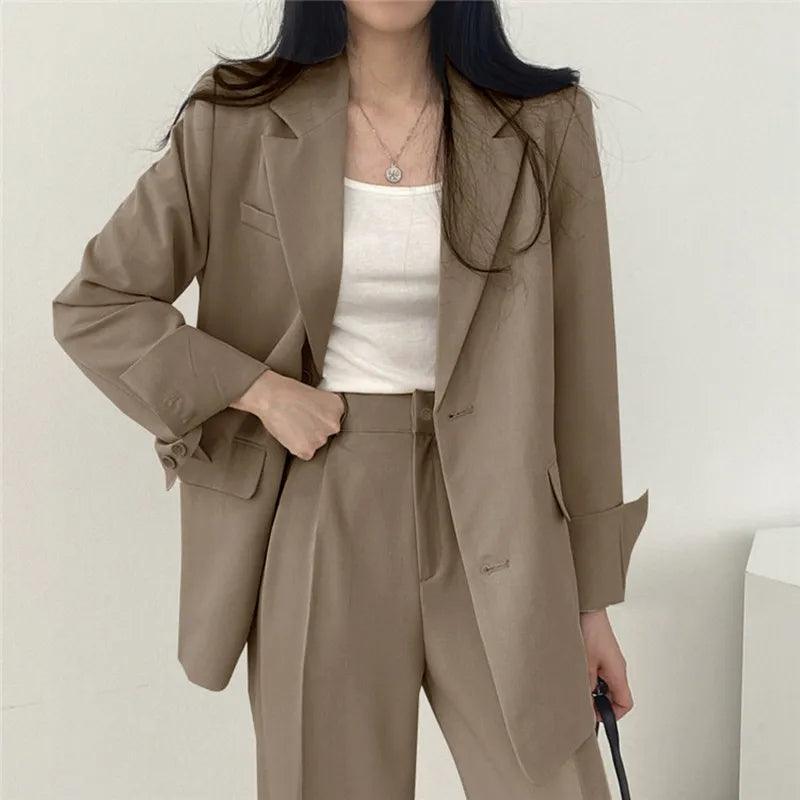 Women's Suit - Oversized Blazer & High-Waisted Trousers - Tailored Fit - Smart Casual