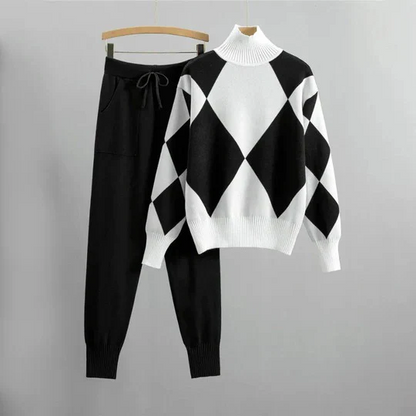 Women’s Knitwear Loungewear Set – Relaxed Fit – Turtleneck – Geometric Pattern