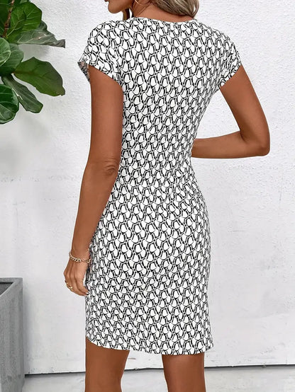 Women's Dress - Fitted Silhouette - Short Sleeve - Round Neck - Chain Print