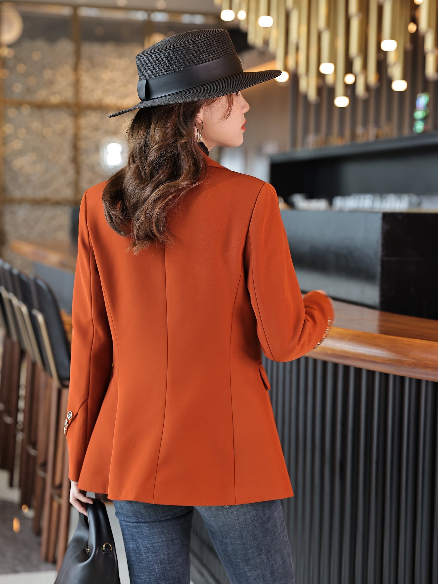 Single-breasted tailored blazer for women
