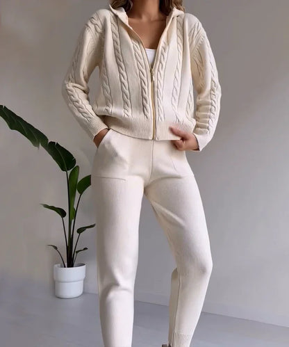 Women’s Knitted Set – Soft Knit – Oversized Fit – Cable Knit Detailing – Hooded Zip Cardigan & Jacquard Pullover