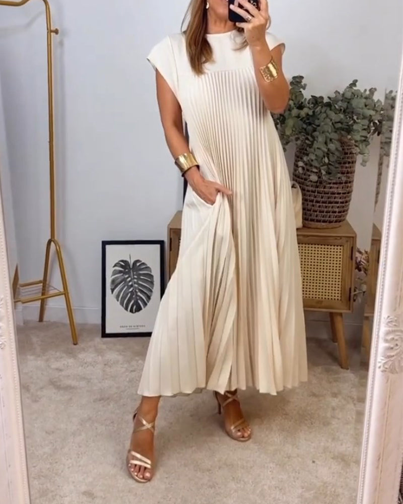 Women's Pleated Dress - Flowing Midi/Maxi Length - Round Neck - Cap Sleeves - With Pockets