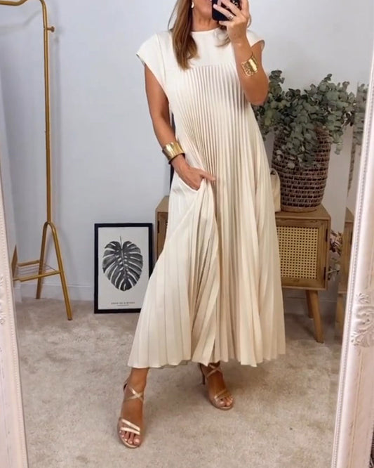 Women's Pleated Dress - Flowing Midi/Maxi Length - Round Neck - Cap Sleeves - With Pockets