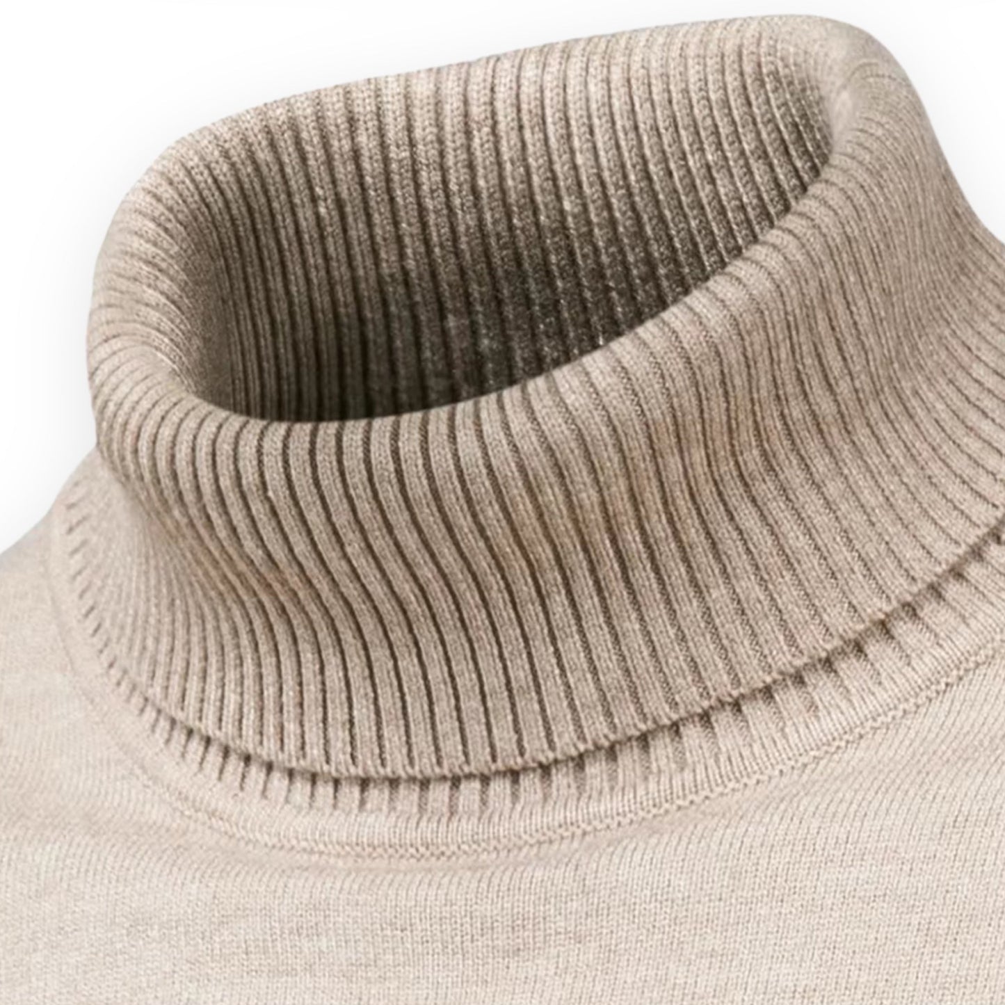 Men’s turtleneck sweater with fitted cuffs