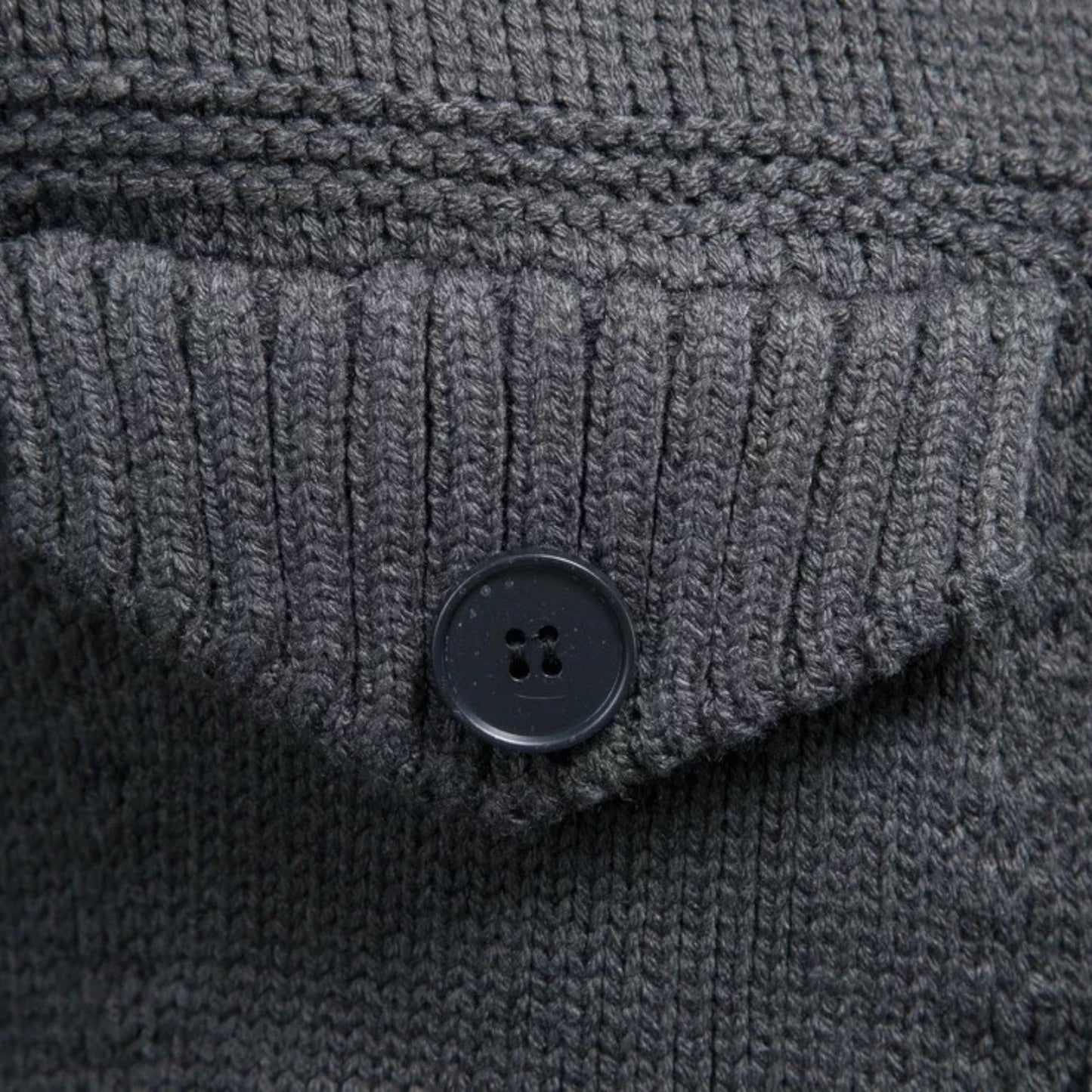 Men’s knitted sweater with button closure