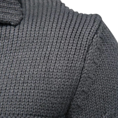 Men’s knitted sweater with button closure