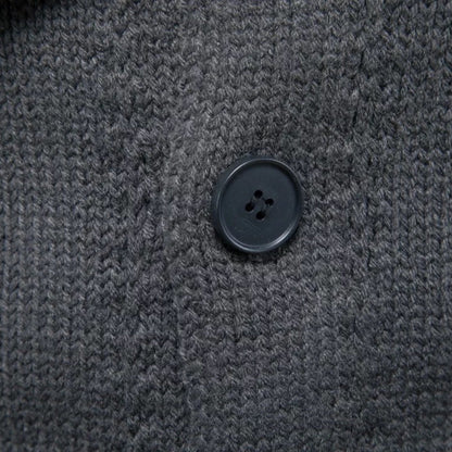 Men’s knitted sweater with button closure