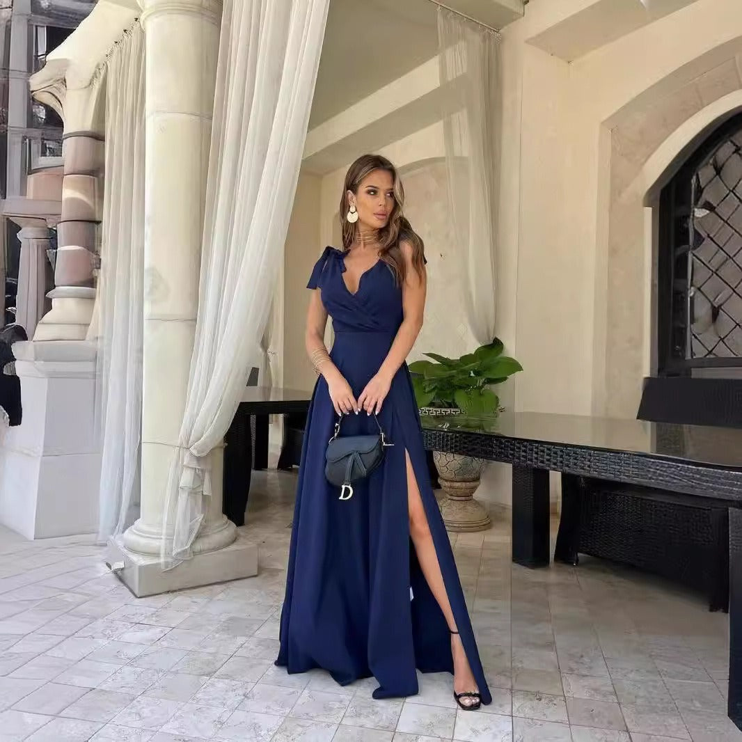 Women’s Evening Dress – Slim Fit – Satin – Plunging Neckline – High Slit