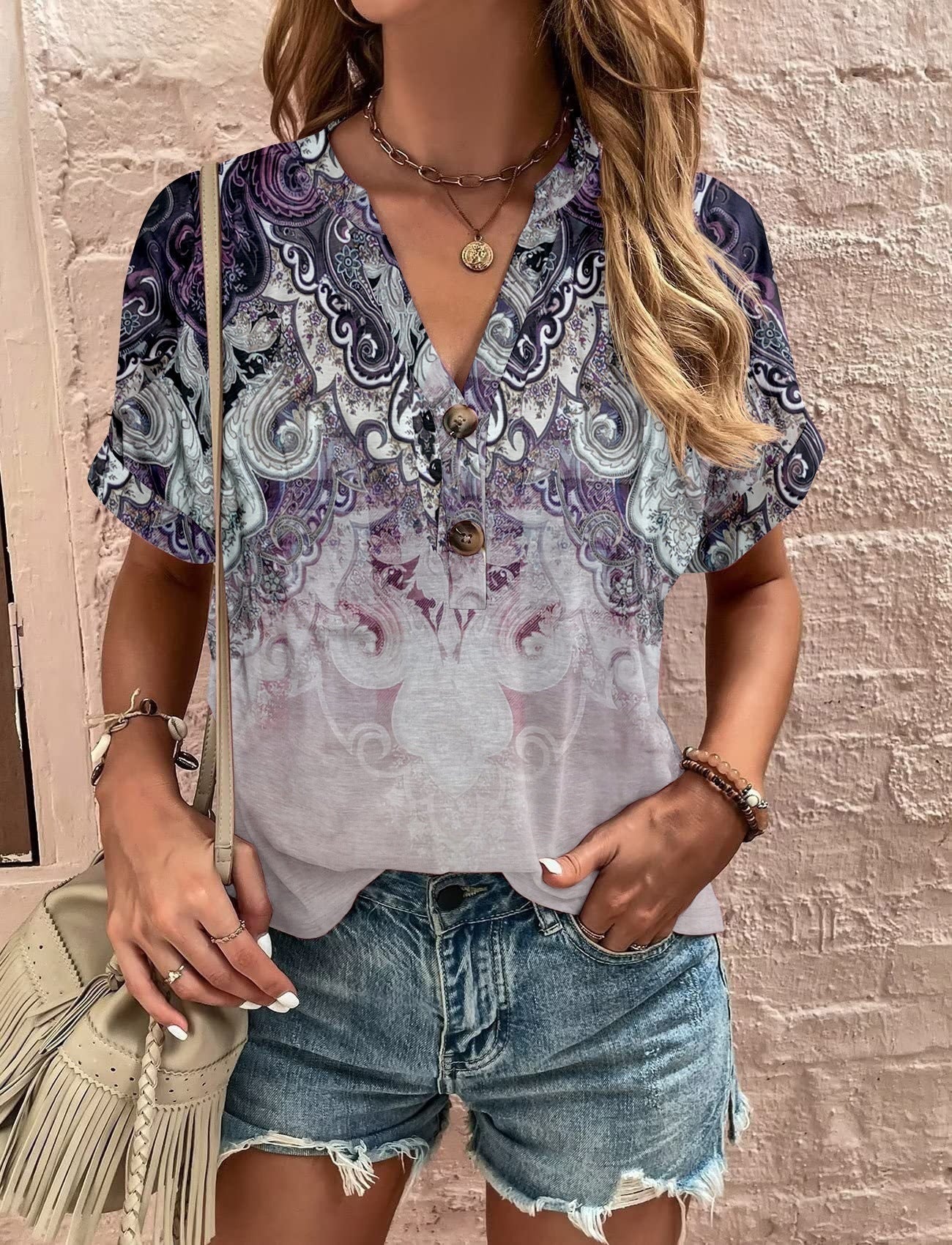 Women’s Shirt – Relaxed Fit – Short Sleeve – V-Neck – Floral Pattern – Soft Blend