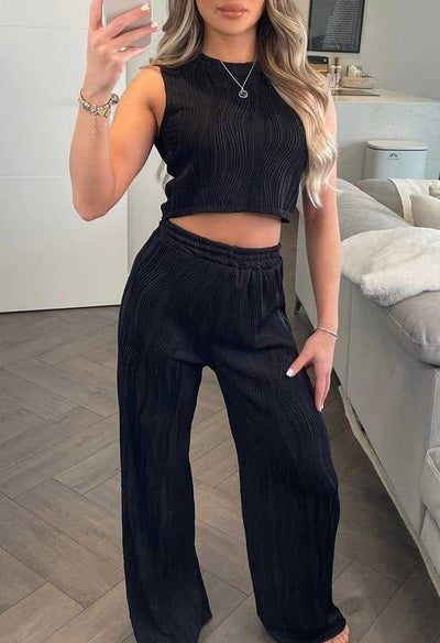 Women’s Two-Piece Set – Ribbed Sleeveless Crop Top – High-Waisted Relaxed Trousers