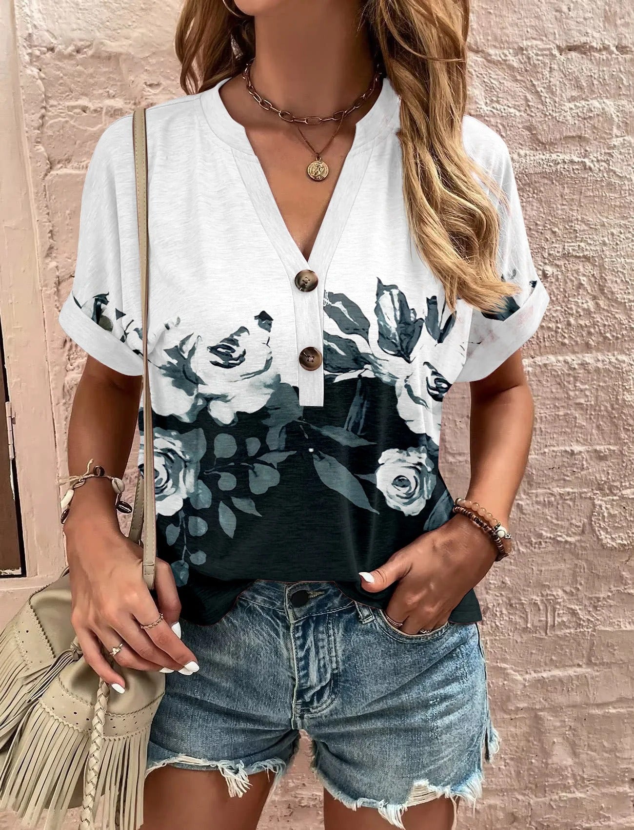 Women’s Shirt – Relaxed Fit – Short Sleeve – V-Neck – Floral Pattern – Soft Blend