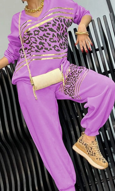 Women’s Sweatshirt and Pants Set – Relaxed Fit – Leopard Print – Cotton Blend – V-Neck