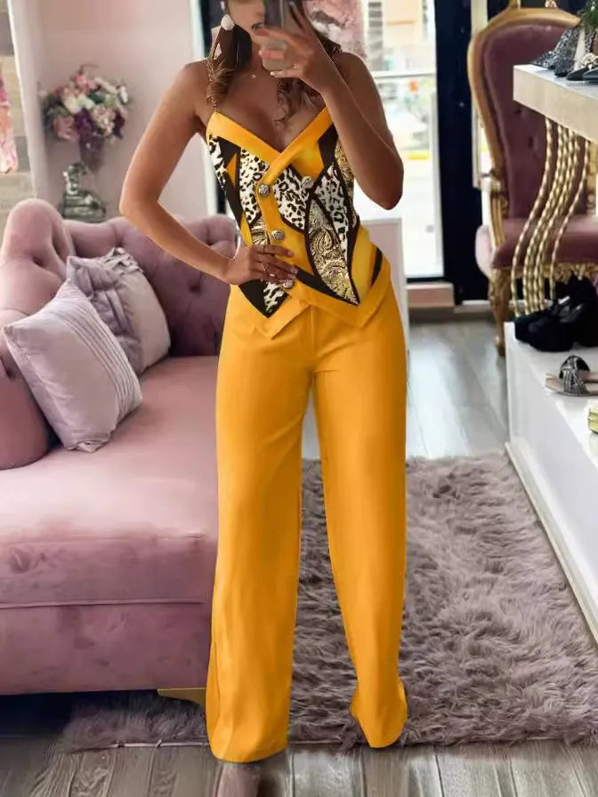 Women’s Suspender Suit – Tailored Fit – Double-Breasted Top – Animal Print Detail – Full-Length Trousers