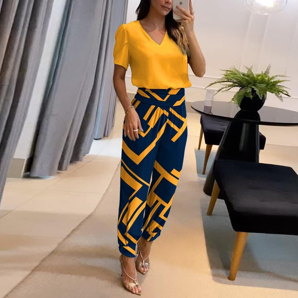 Women’s Two-Piece Set – Relaxed Fit – Short Sleeve V-Neck Top – Tapered Pants