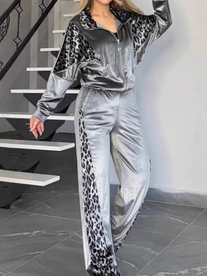 Women’s Leisure Suit Set – Velvet Feel – Relaxed Fit – Animal Print Side Panels