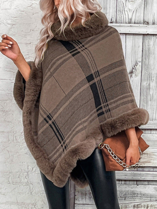 Women’s Cape – Oversized Fit – Plaid Knit – Faux Fur Trim