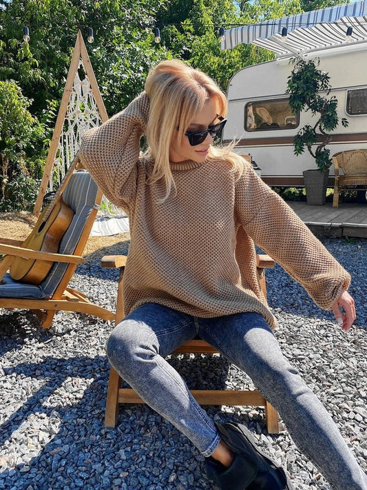 Women’s Knit Pullover – Oversized Fit – Wool – Crew Neck – Ribbed Trim