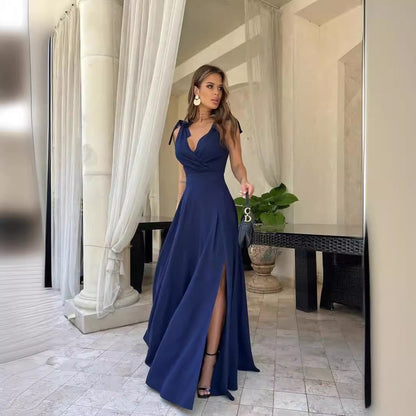 Women’s Evening Dress – Slim Fit – Satin – Plunging Neckline – High Slit