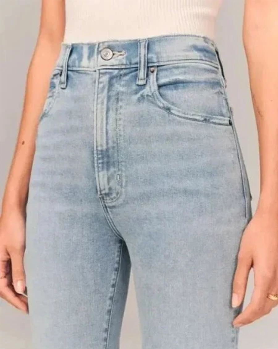 Women's flared high-waisted jeans