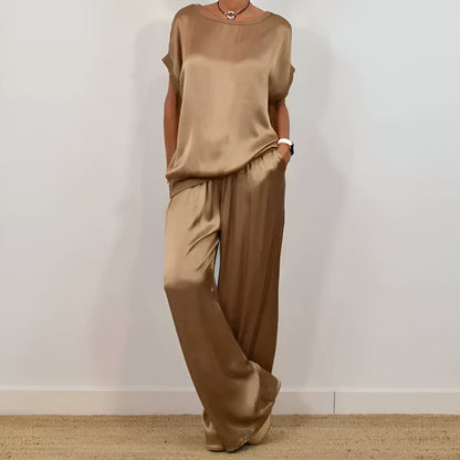 Women’s Two-Piece Set – Relaxed Fit – Wide-Leg Trousers – Short Sleeve Top – Soft Fabric