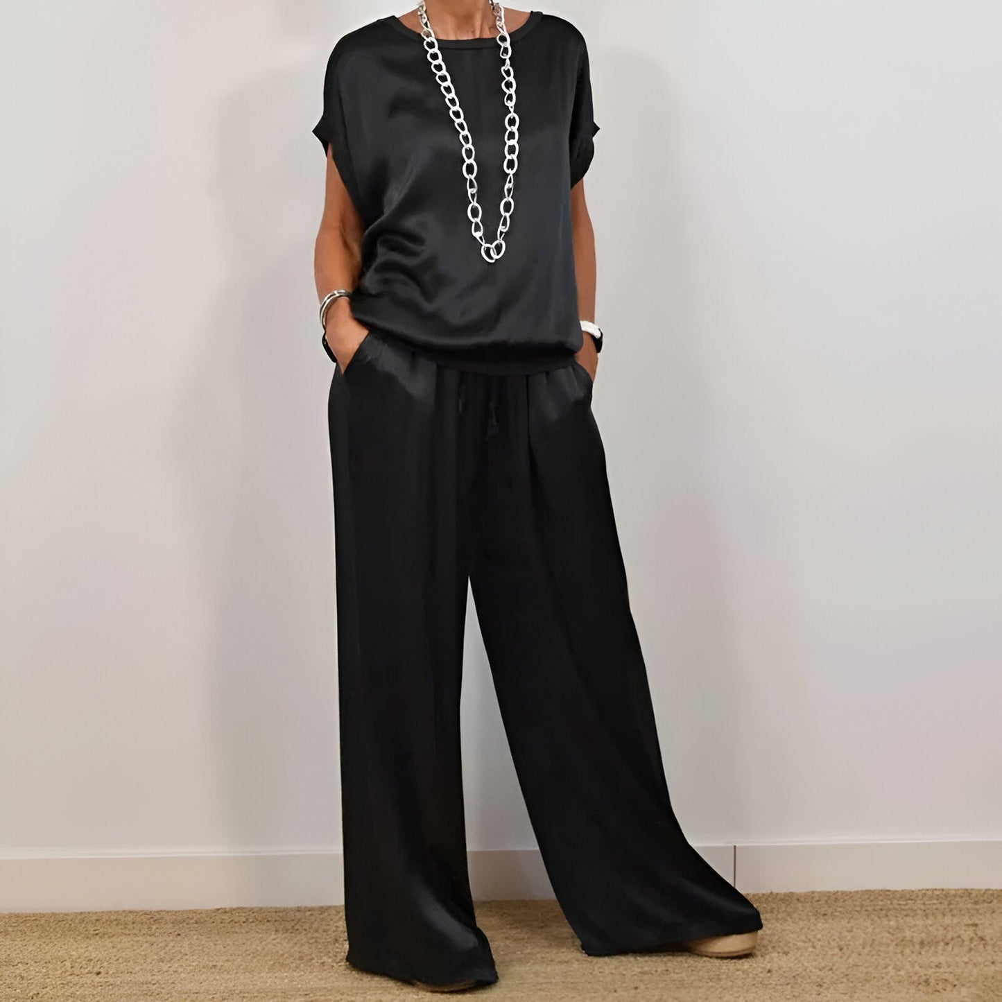 Women’s Two-Piece Set – Relaxed Fit – Wide-Leg Trousers – Short Sleeve Top – Soft Fabric
