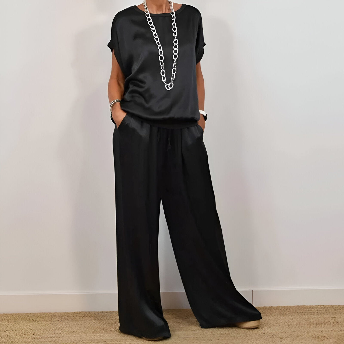 Women’s Two-Piece Set – Relaxed Fit – Wide-Leg Trousers – Short Sleeve Top – Soft Fabric