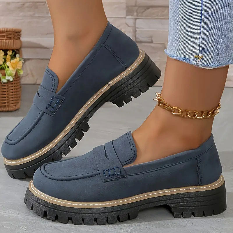 Women’s Suede Loafers – Chunky Sole – Rounded Toe – Vamp Strap – Casual Fit