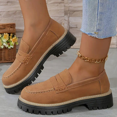 Women’s Suede Loafers – Chunky Sole – Rounded Toe – Vamp Strap – Casual Fit