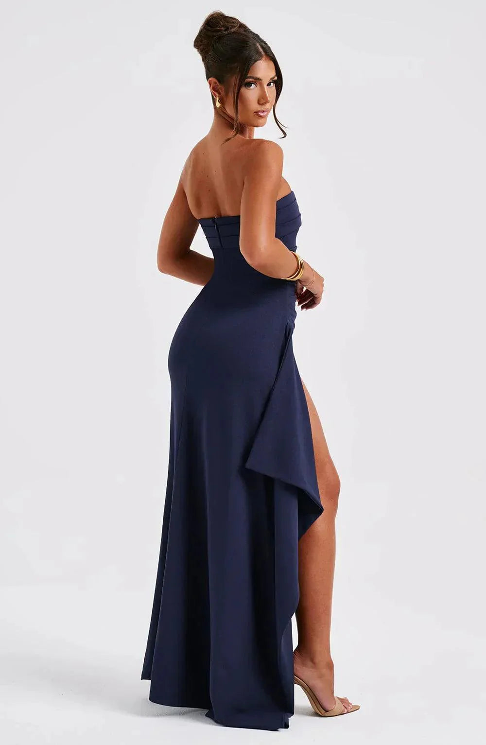 Elegant Evening Dress with Slit and Flattering Silhouette for Women