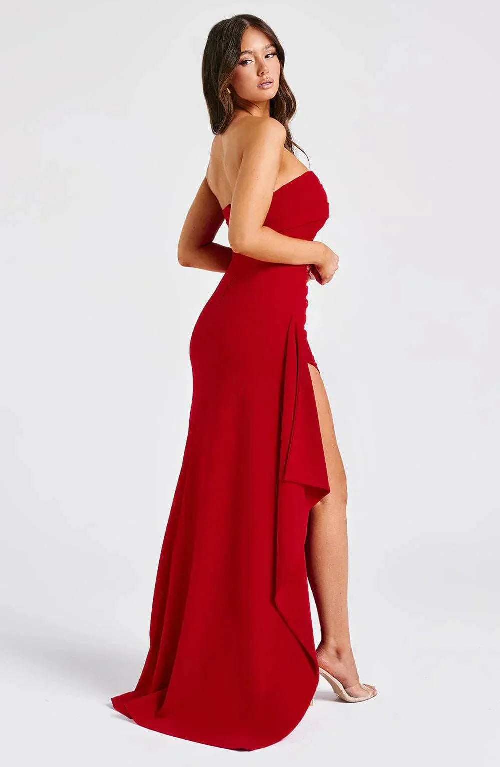 Elegant Evening Dress with Slit and Flattering Silhouette for Women