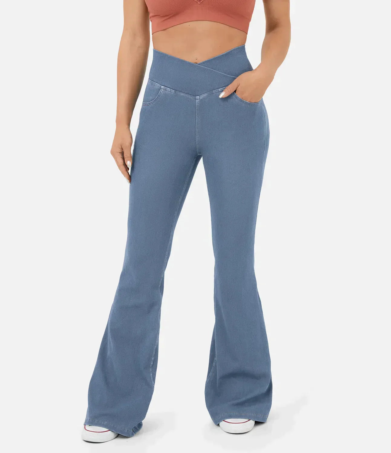 Women's elasticated flared jeans with high waist