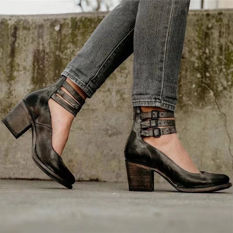 Women's ankle boots with buckle and block heel