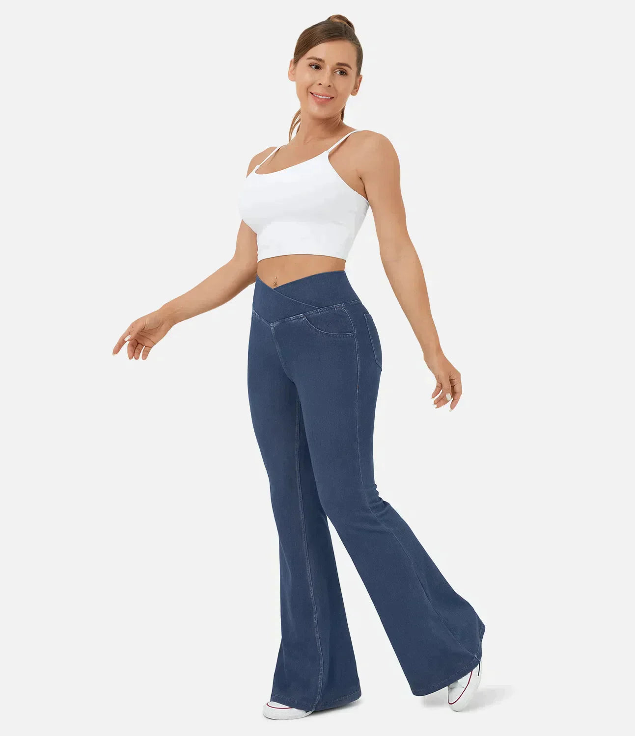 Women's elasticated flared jeans with high waist