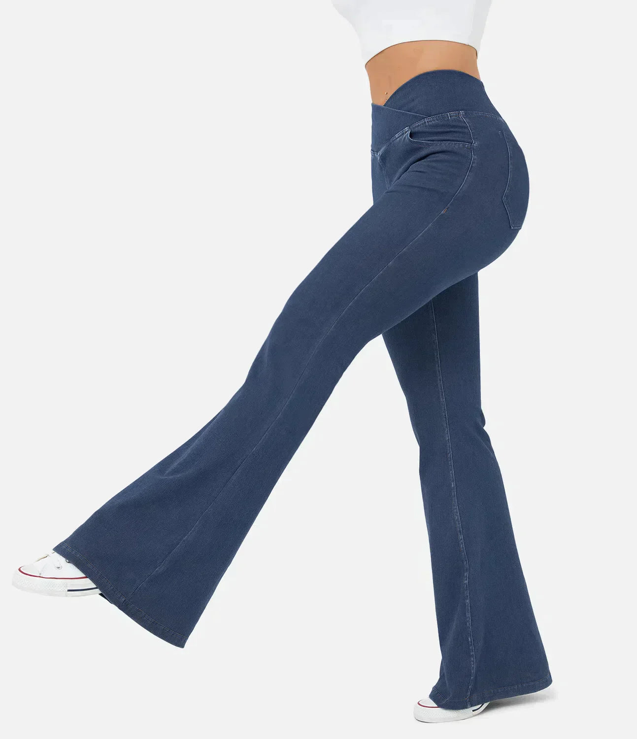 Women's elasticated flared jeans with high waist